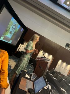 Dr Jennifer Murdock giving a pesentation